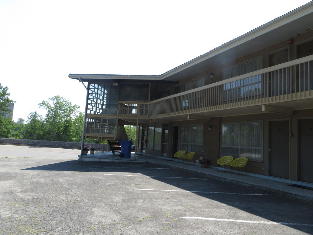 Parkway Motel Niagarawatervallen Buitenkant foto