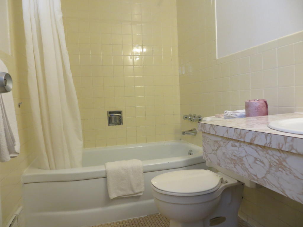 Parkway Motel Niagarawatervallen Kamer foto